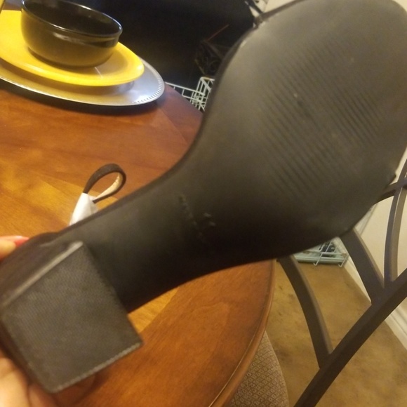 Black heels - Picture 5 of 6